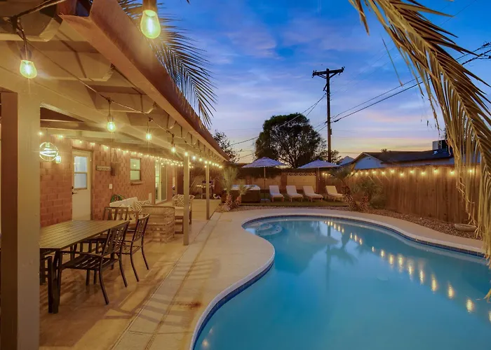 Pool, Hot Tub, 5 Minutes To Old Town Holiday home Scottsdale