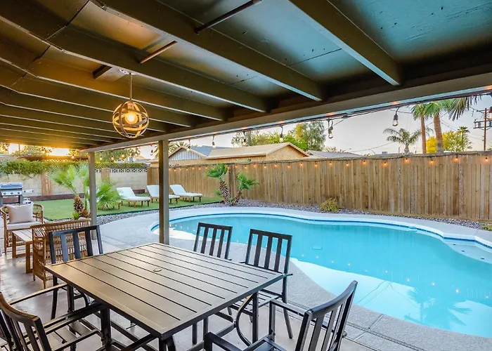 Holiday home Pool, Hot Tub, 5 Minutes To Old Town *