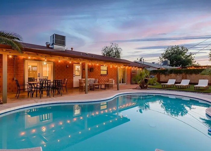 Holiday home Pool, Hot Tub, 5 Minutes To Old Town *