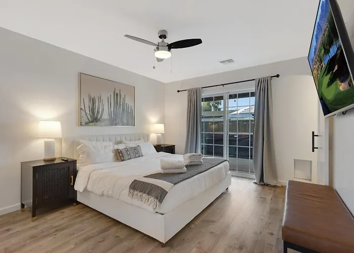 Holiday home Pool, Hot Tub, 5 Minutes To Old Town Scottsdale