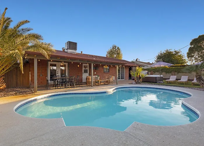 Holiday home Pool, Hot Tub, 5 Minutes To Old Town