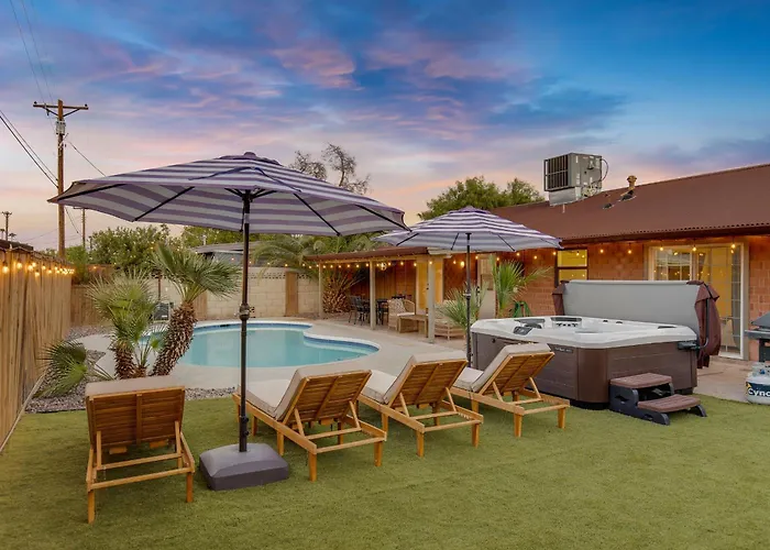 Pool, Hot Tub, 5 Minutes To Old Town Holiday home Scottsdale