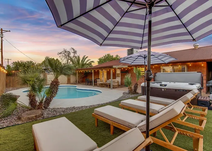 Holiday home Pool, Hot Tub, 5 Minutes To Old Town